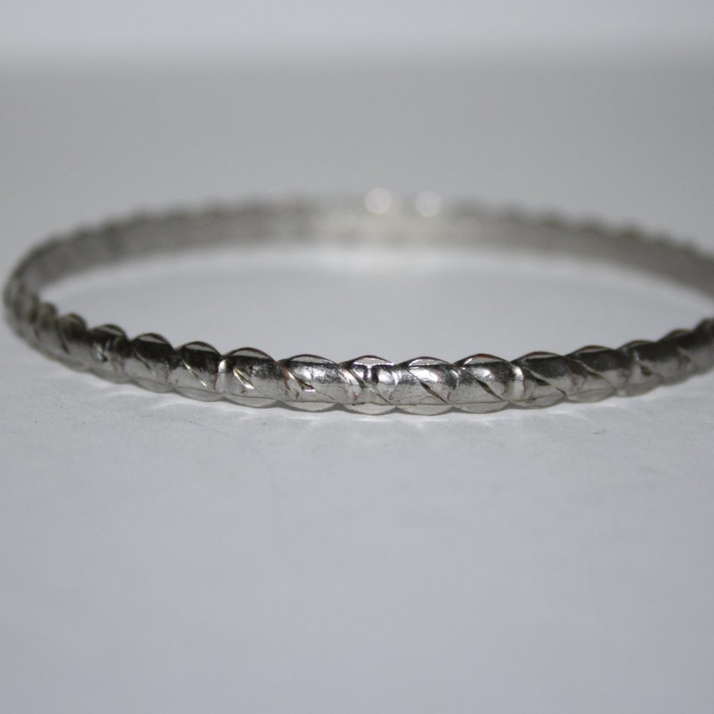 💫✨ Beautiful Silver Bangle Bracelet